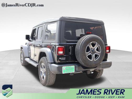Black Clearcoat 2022 Jeep Wrangler Unlimited Sport