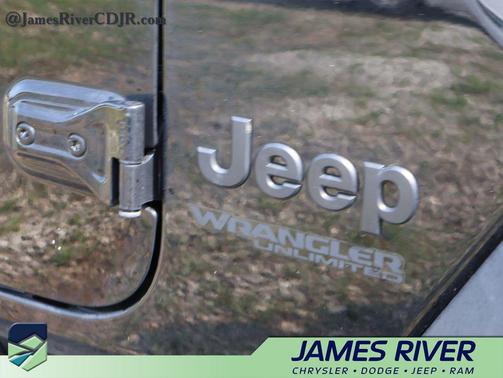 Black Clearcoat 2022 Jeep Wrangler Unlimited Sport