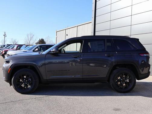 2026 Jeep Grand Cherokee Altitude