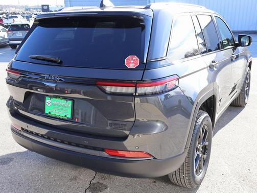 2026 Jeep Grand Cherokee Altitude