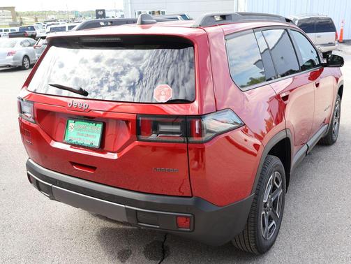 Red Hot Pearlcoat 2026 Jeep Cherokee Laredo 4x4