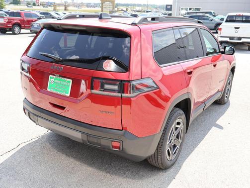Red Hot Pearlcoat 2026 Jeep Cherokee Laredo 4x4