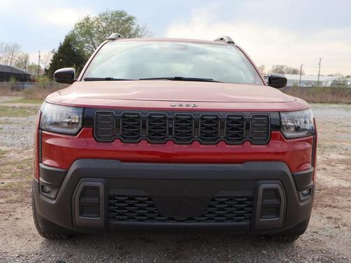 Red Hot Pearlcoat 2026 Jeep Cherokee Laredo 4x4