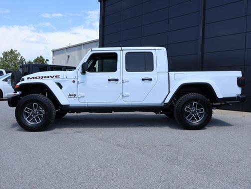 2025 Jeep Gladiator Mojave X