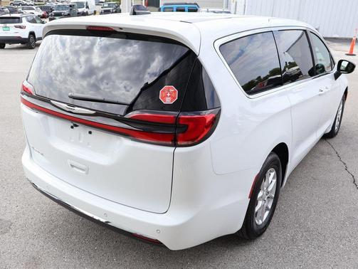 2026 Chrysler Pacifica L