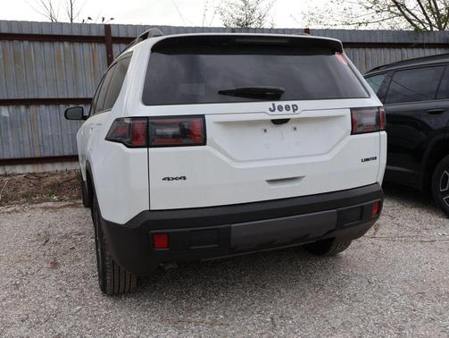 Bright White Clearcoat 2026 Jeep Cherokee Limited