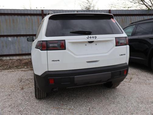 Bright White Clearcoat 2026 Jeep Cherokee Limited