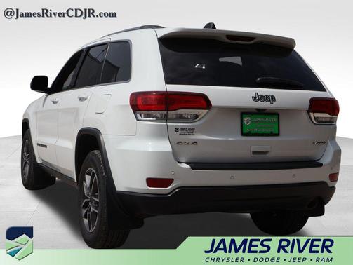 Bright White Clearcoat 2020 Jeep Grand Cherokee Laredo