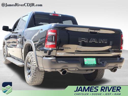 Diamond Black Crystal Pearlcoat 2023 RAM 1500 Rebel