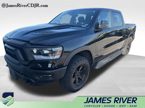 Diamond Black Crystal Pearlcoat 2023 RAM 1500 Rebel