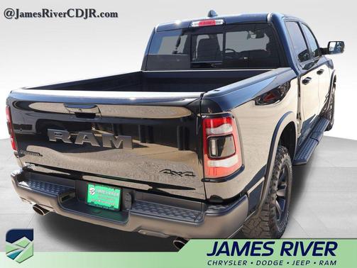 Diamond Black Crystal Pearlcoat 2023 RAM 1500 Rebel