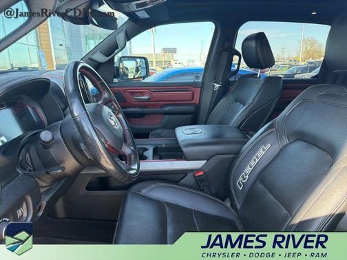 Diamond Black Crystal Pearlcoat 2023 RAM 1500 Rebel