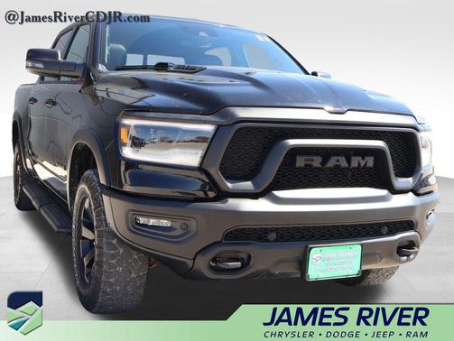 Diamond Black Crystal Pearlcoat 2023 RAM 1500 Rebel