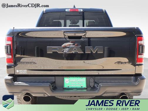 Diamond Black Crystal Pearlcoat 2023 RAM 1500 Rebel