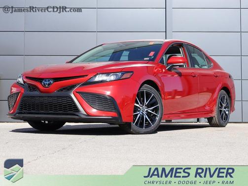 2024 Toyota Camry SE