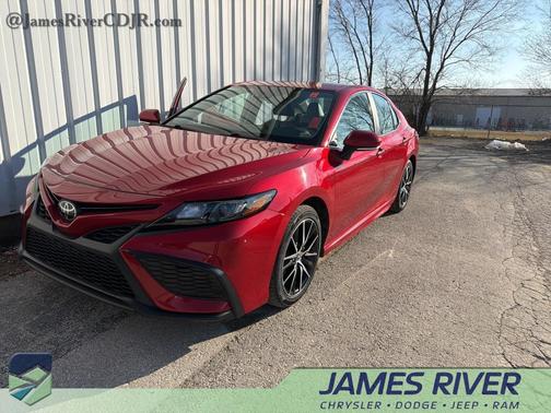 2024 Toyota Camry SE