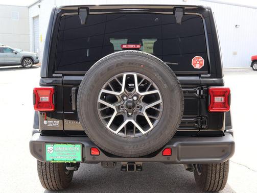 2026 Jeep Wrangler 4-Door Sahara 4x4