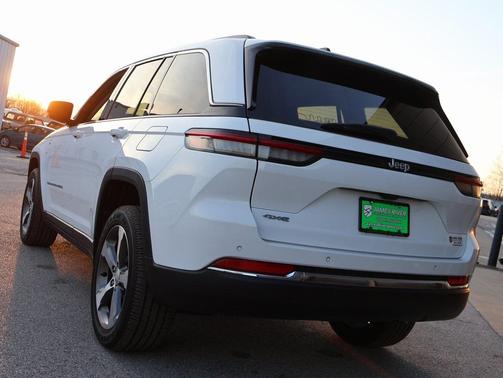 2022 Jeep Grand Cherokee 4xe Base
