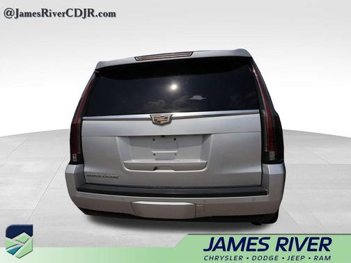 Radiant Silver Metallic 2016 Cadillac Escalade ESV Luxury