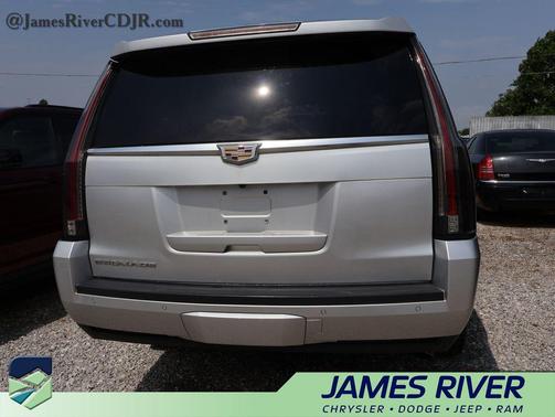 Radiant Silver Metallic 2016 Cadillac Escalade ESV Luxury