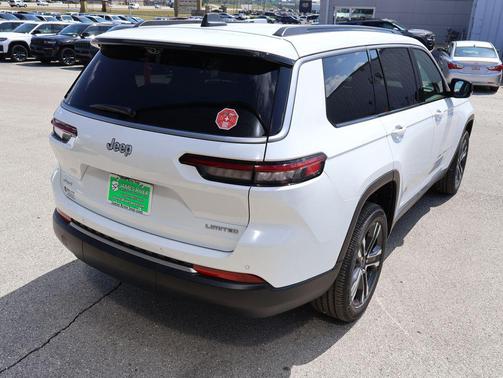 Bright White Clearcoat 2027 Jeep Grand Cherokee L Limited