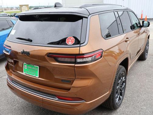 Copper Shino Metallic Clearcoat 2026 Jeep Grand Cherokee L Summit