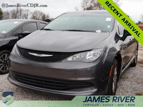 2020 Chrysler Voyager LX