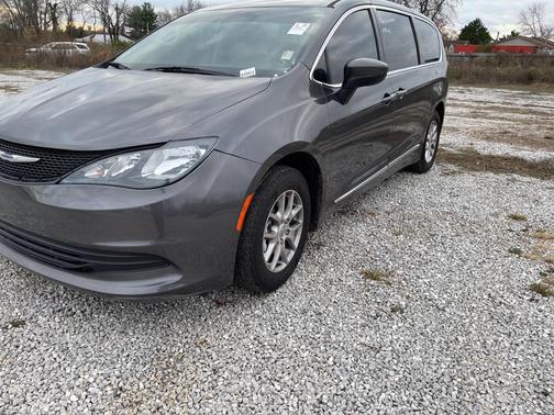2020 Chrysler Voyager LX