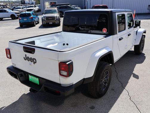 2025 Jeep Gladiator Sport S