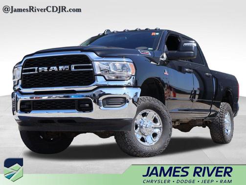 Diamond Black Crystal Pearlcoat 2024 RAM 2500 Tradesman Crew Cab 4x4 6'4' Box