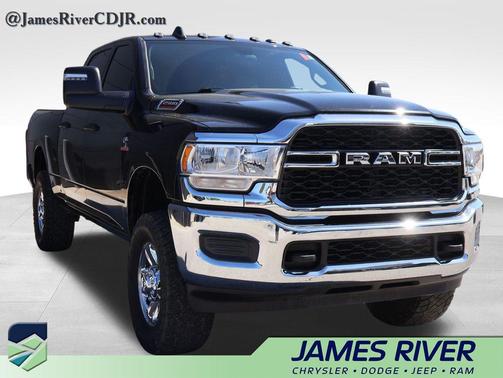 Diamond Black Crystal Pearlcoat 2024 RAM 2500 Tradesman Crew Cab 4x4 6'4' Box