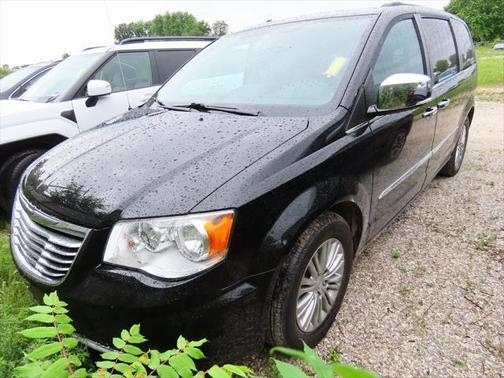 2016 Chrysler Town & Country Touring-L