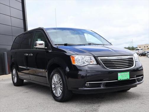 2016 Chrysler Town & Country Touring-L