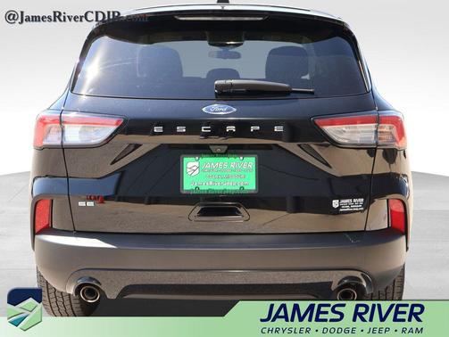 Agate Black Metallic 2022 Ford Escape SE