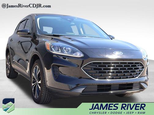 Agate Black Metallic 2022 Ford Escape SE