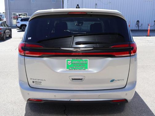 Silver Mist Clearcoat 2024 Chrysler Pacifica Hybrid Select