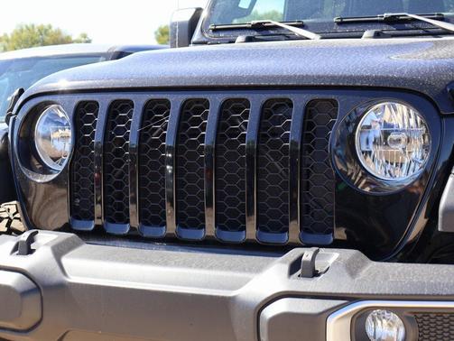 2022 Jeep Gladiator Sport S