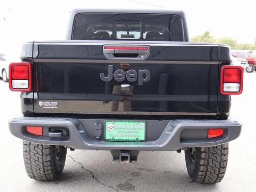 2022 Jeep Gladiator Sport S