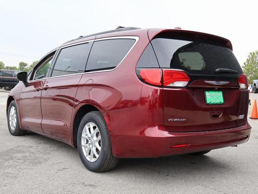 2020 Chrysler Voyager LXI