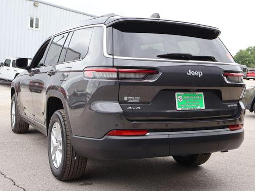 Baltic Gray Metallic Clearcoat 2026 Jeep Grand Cherokee L Altitude