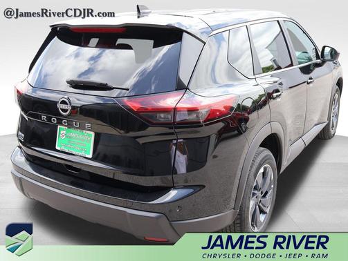 Super Black 2025 Nissan Rogue SV