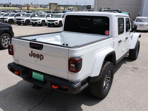 Bright White Clearcoat 2026 Jeep Gladiator Mojave 4x4