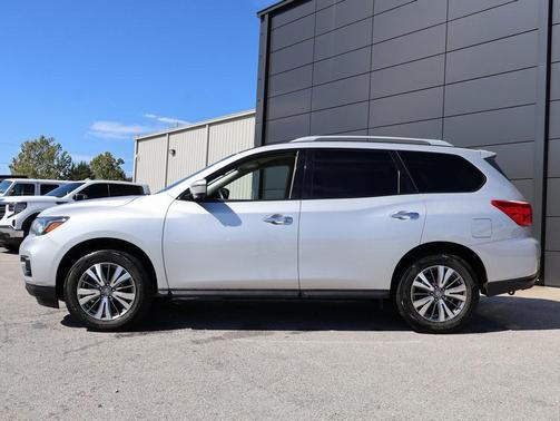 2020 Nissan Pathfinder SL 4WD