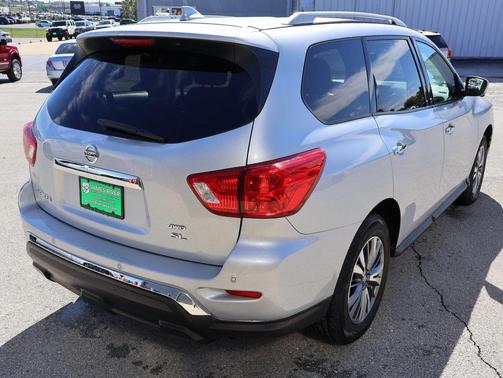 2020 Nissan Pathfinder SL 4WD