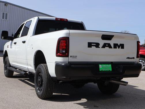 2026 RAM 2500 Tradesman Crew Cab 4x4 6'4' Box