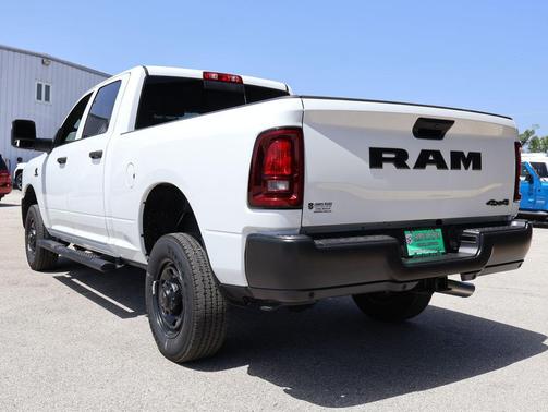 Bright White Clearcoat 2026 RAM 2500 Tradesman Crew Cab 4x4 6'4' Box