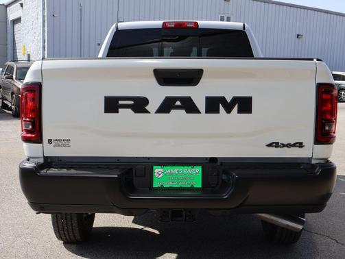 2026 RAM 2500 Tradesman Crew Cab 4x4 6'4' Box