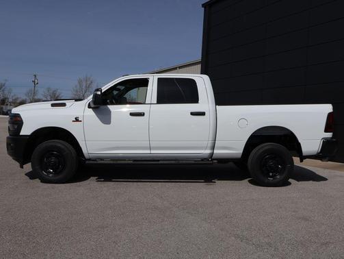 2026 RAM 2500 Tradesman Crew Cab 4x4 6'4' Box