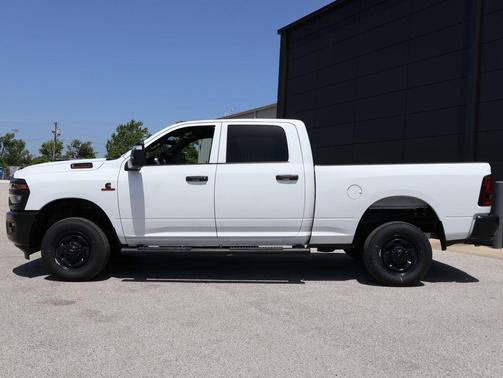 Bright White Clearcoat 2026 RAM 2500 Tradesman Crew Cab 4x4 6'4' Box
