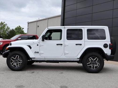 2025 Jeep Wrangler 4-Door Sahara 4x4